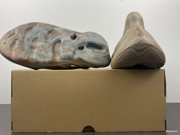 GY3969 Adidas Runner Foam Yeezy 1023